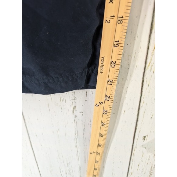 Under Armour Size Medium Dark Blue White Stripe Active Windbreaker Crop Pants - Picture 5 of 7